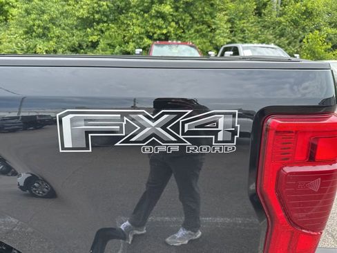 Used 2022 Ford F250 Lariat w/ Black Appearance Package AWD/4WD image 18