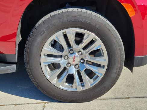 Used 2024 GMC Yukon XL Denali image 7