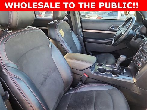 Used 2018 Ford Explorer XLT w/ Equipment Group 202A image 19