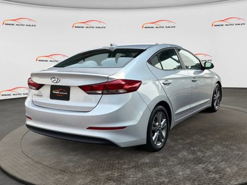 Used 2018 Hyundai Elantra Value Edition FWD image 10