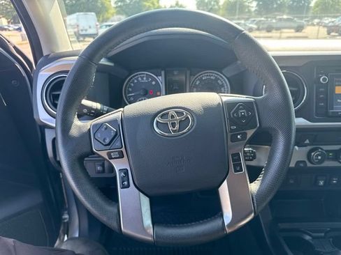 Used 2019 Toyota Tacoma SR5 RWD image 29