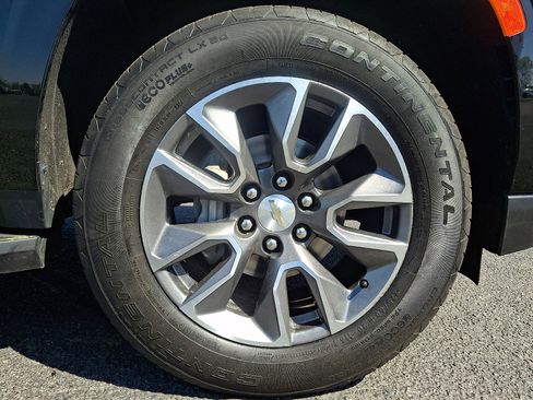 Certified 2022 Chevrolet Tahoe LT w/ LT Signature Package AWD/4WD image 9