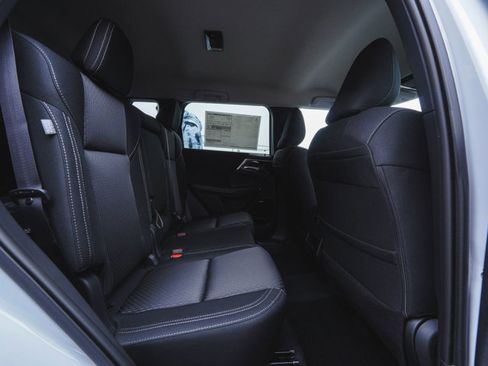 New 2026 Mitsubishi Outlander ES image 36