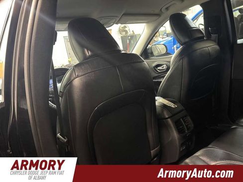 Used 2023 Jeep Cherokee Altitude Lux image 25