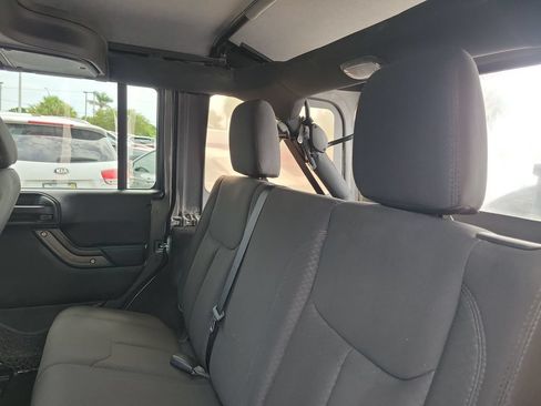 Used 2017 Jeep Wrangler Unlimited Sport w/ Quick Order Package 23S AWD/4WD image 23