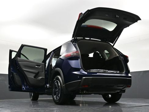 New 2026 Nissan Rogue SV w/ Cold Weather Package image 38