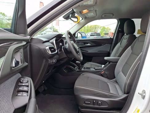 Used 2022 Chevrolet TrailBlazer LT w/ Convenience Package FWD image 14