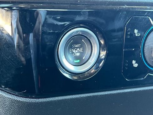 Used 2024 Chevrolet Silverado 1500 LT image 34