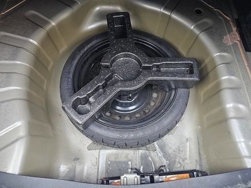 Used 2012 Nissan Sentra 2.0 SR w/ Special Edition Pkg image 17