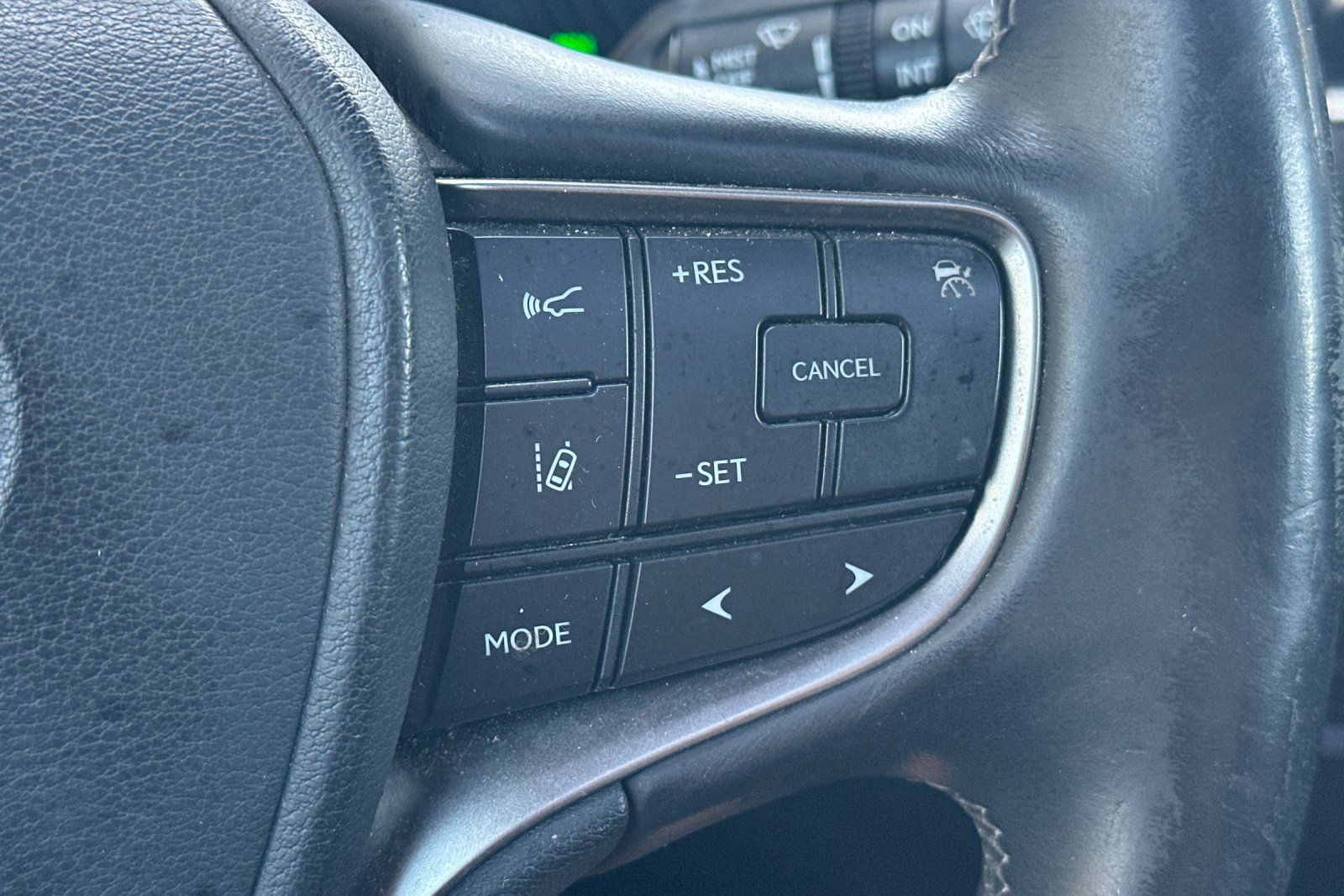Used 2019 Lexus UX 200 w/ Premium Package FWD image 26