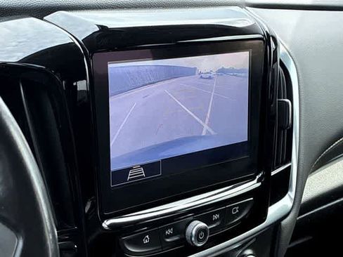 Used 2021 Chevrolet Traverse LT FWD image 30