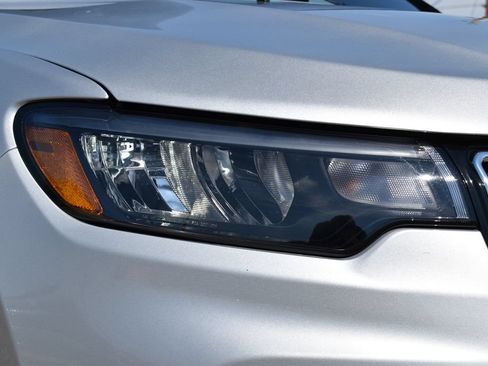 Used 2025 Jeep Compass Limited AWD/4WD image 5