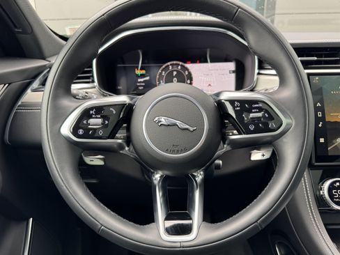 Used 2025 Jaguar F-PACE R-Dynamic S AWD/4WD image 16