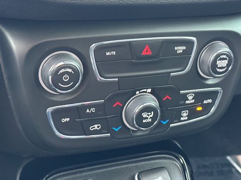 Used 2021 Jeep Compass Latitude image 20