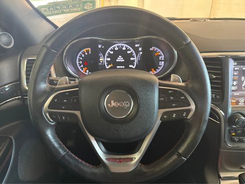 Used 2018 Jeep Grand Cherokee Trailhawk w/ Trailhawk Luxury Group AWD/4WD image 17