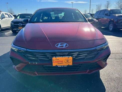 Certified 2025 Hyundai Elantra Sport image 9