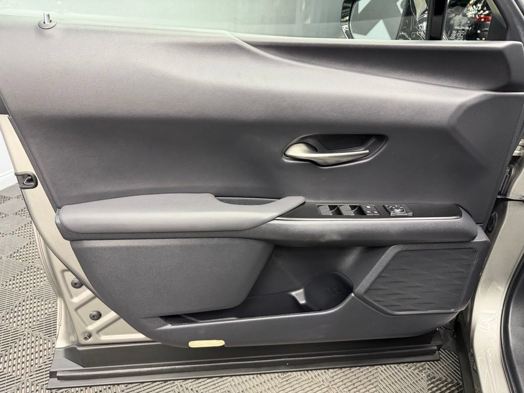 Used 2021 Lexus UX 200 w/ Accessory Package (Z1) FWD image 35