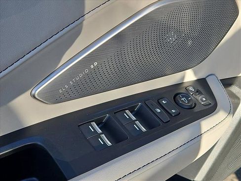 Used 2025 Acura RDX SH-AWD w/ Advance Package image 12