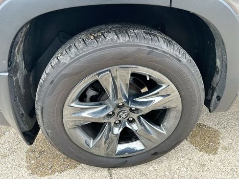 Used 2018 Toyota Highlander Limited Platinum AWD/4WD image 51