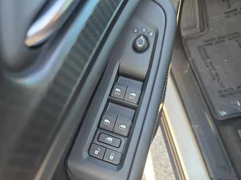 New 2025 Jeep Grand Cherokee Altitude image 14