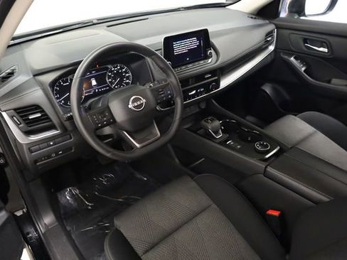 Used 2025 Nissan Rogue SV AWD/4WD image 11