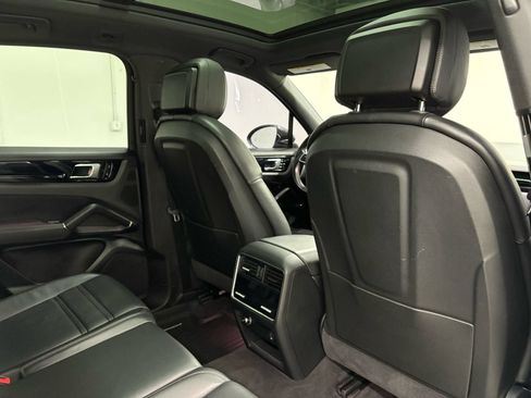 Used 2019 Porsche Cayenne AWD/4WD image 15