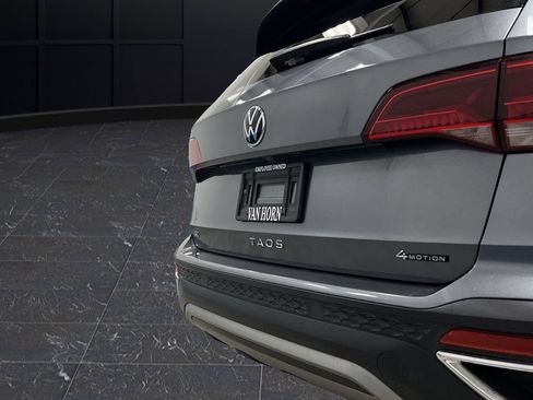 Used 2023 Volkswagen Taos SE image 31