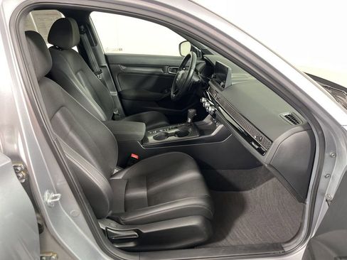 Used 2025 Honda Civic Sport image 6