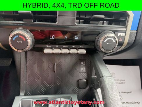 Used 2025 Toyota Tacoma TRD Off-Road AWD/4WD image 24