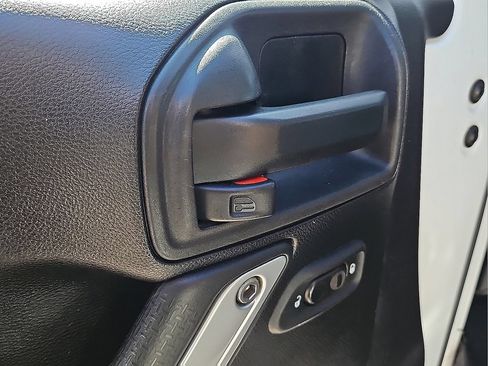 Used 2013 Jeep Wrangler Unlimited Sahara w/ Dual Top Group AWD/4WD image 15