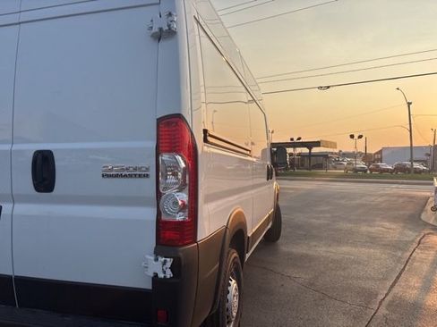 Used 2025 RAM ProMaster 2500 w/ Premium Convenience Group FWD image 4