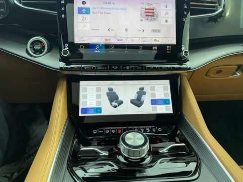 Used 2025 Jeep Grand Wagoneer L Series III w/ Quick Order Packagew 28T image 22