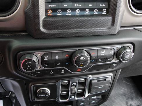 Used 2021 Jeep Wrangler Unlimited Sport AWD/4WD image 43