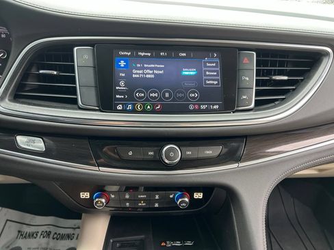 Used 2022 Buick Enclave Essence w/ Experience Buick Package FWD image 21
