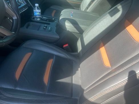 Used 2024 GMC Sierra 2500 AT4 w/ AT4 Premium Plus Package AWD/4WD image 4