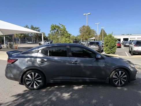 Certified 2022 Nissan Sentra SV w/ SV Premium Package FWD image 9
