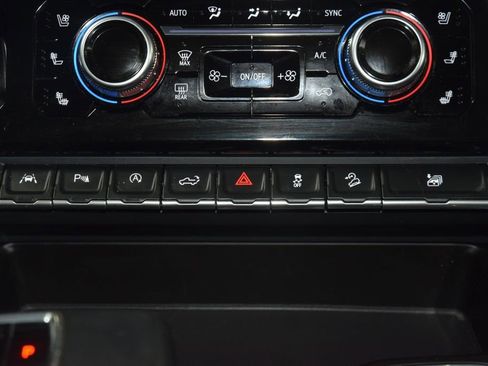 Used 2024 GMC Sierra 1500 Denali AWD/4WD image 34