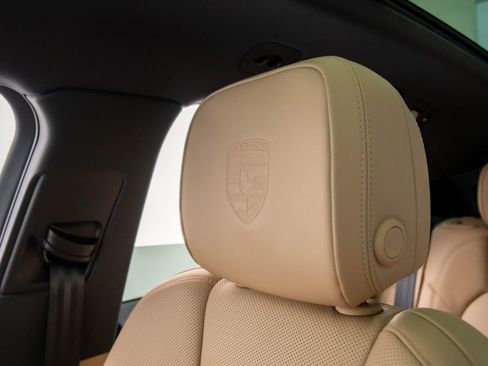 Certified 2025 Porsche Macan image 29