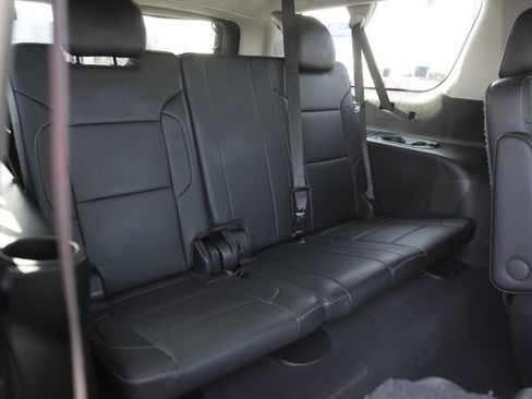 Used 2020 Chevrolet Suburban LT w/ Luxury Package image 16