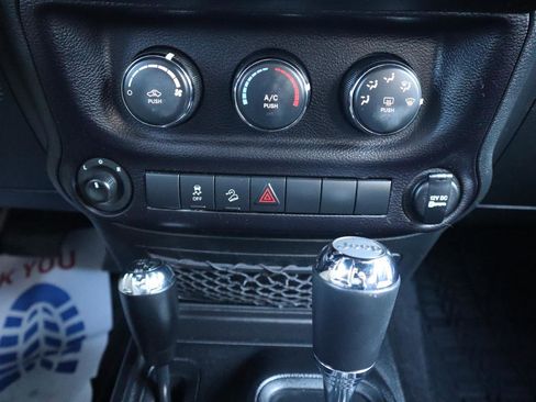 Used 2015 Jeep Wrangler Sport image 23