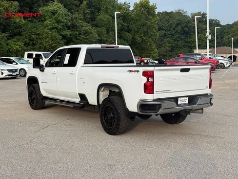 Used 2024 Chevrolet Silverado 2500 LT AWD/4WD image 3