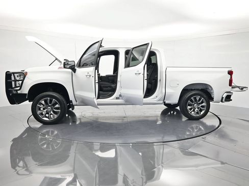 Used 2022 Chevrolet Silverado 1500 RST w/ Z71 Off-Road Package AWD/4WD image 47