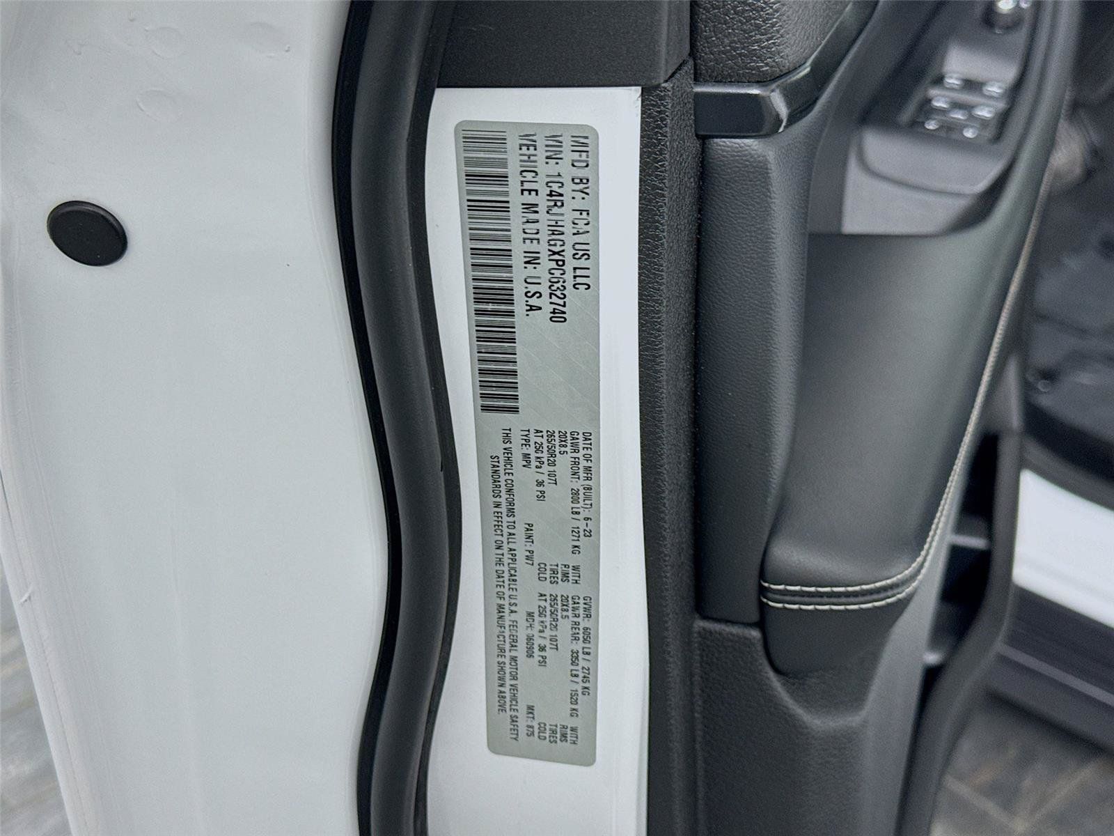 Used 2023 Jeep Grand Cherokee Altitude AWD/4WD image 39