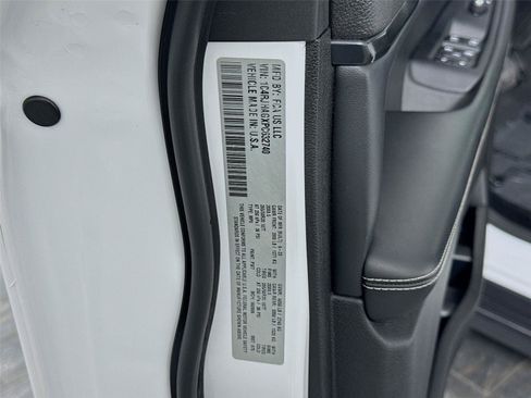 Used 2023 Jeep Grand Cherokee Altitude AWD/4WD image 39