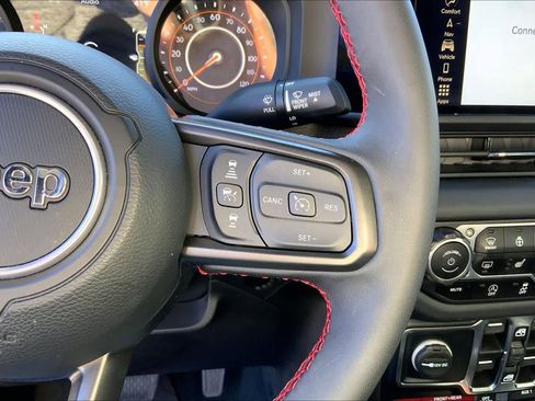 Used 2024 Jeep Gladiator Rubicon image 24