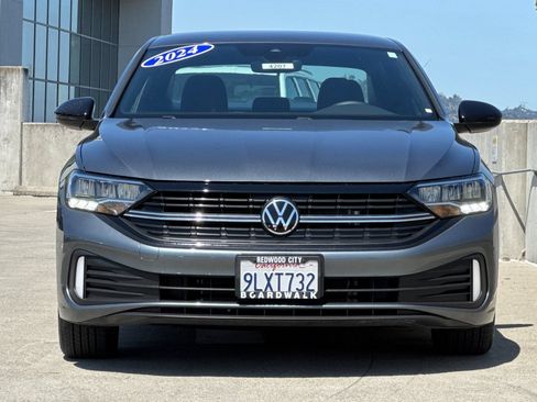 Used 2024 Volkswagen Jetta Sport FWD image 9