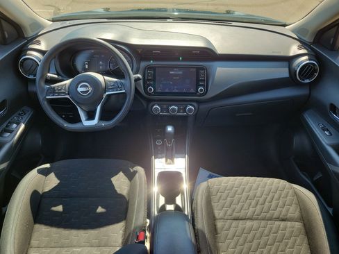Used 2023 Nissan Kicks SV FWD image 9