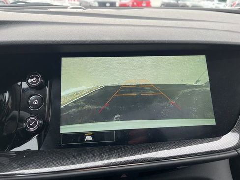 Used 2022 Buick Envision Essence w/ Safety Package image 18
