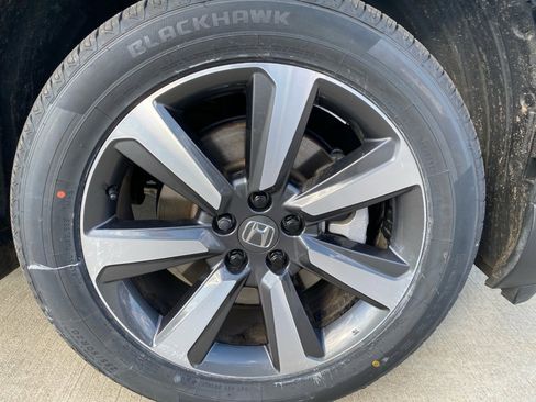 Certified 2025 Honda Pilot Touring image 29