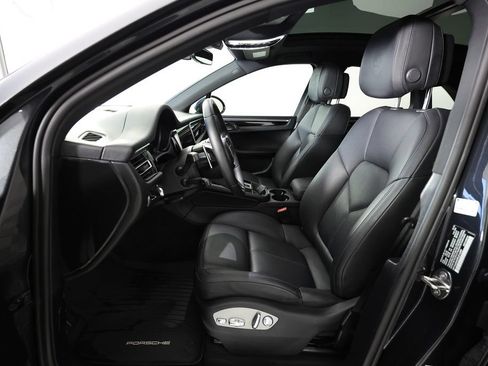 Used 2023 Porsche Macan AWD/4WD image 17